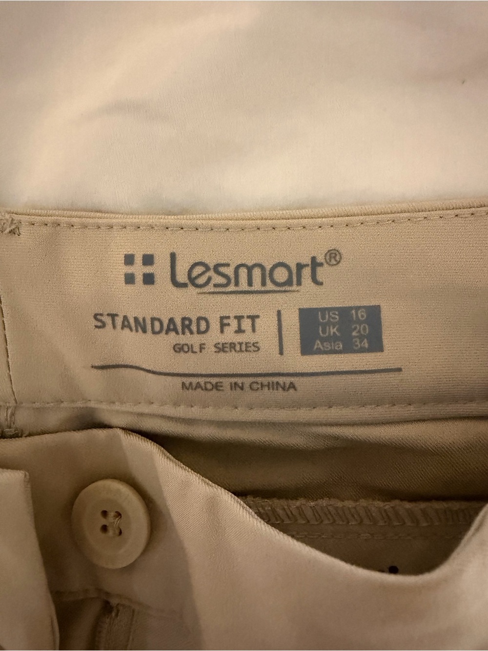 Women's Golf Stretch Shorts - Picture 2 of 3